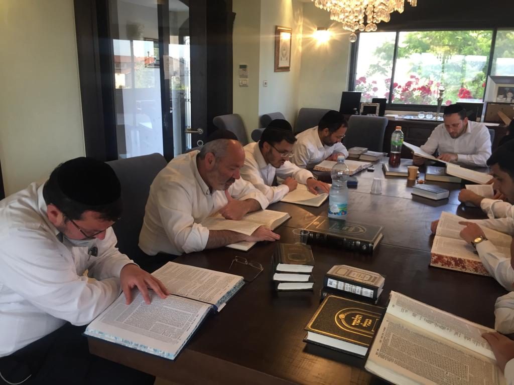 לימוד בכולל אברכים